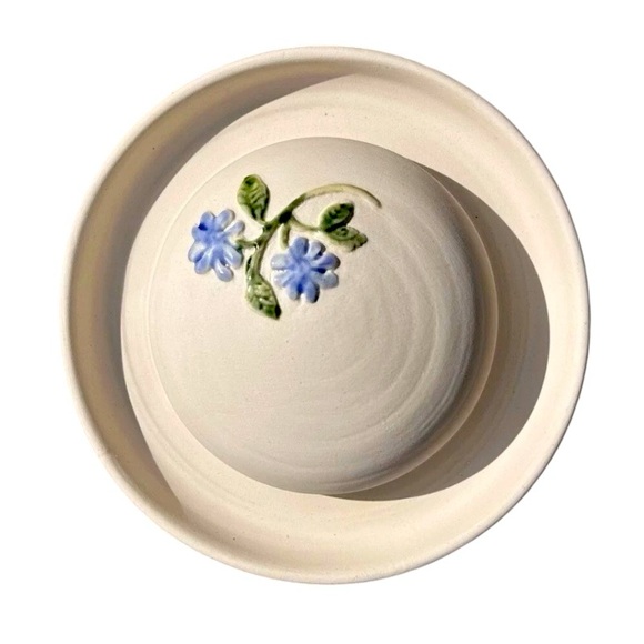 Vtg Gabriel Sweden Flower Hat Art Pottery Wall Plaque Artist Signed 3D Summer - Picture 1 of 7